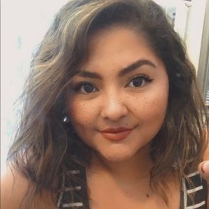 Meet your Posher, Jacqueline